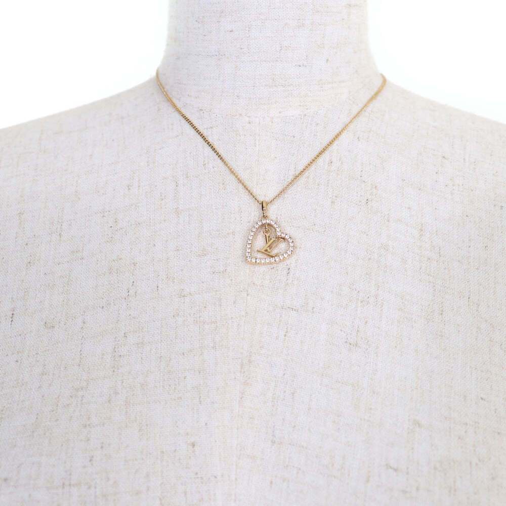 LOUIS VUITTON Gold Heart Necklace - Picture 4 of 9